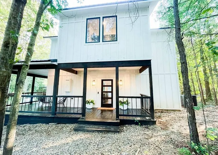 Dog friendly hotels Riser - Brand New Modern Cabin In Broken Bow